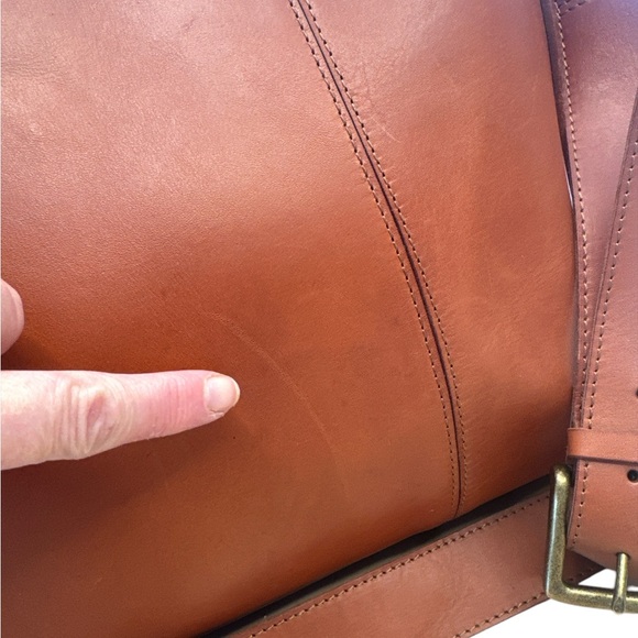 Overland Horizon Studded Argentine Leather Crossbody Handbag - Picture 5 of 9